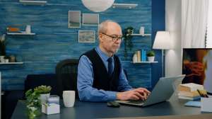 Working Past 65: Pros and Cons for Your Retirement Working Past 65: Pros and Cons for Your Retirement